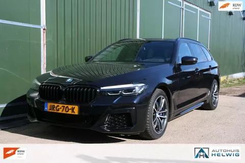 BMW 5-serie Touring 530e xDrive M-SPORT, ZWART LEER, PANORAMADAK, NAVIGATIE, CAMERA