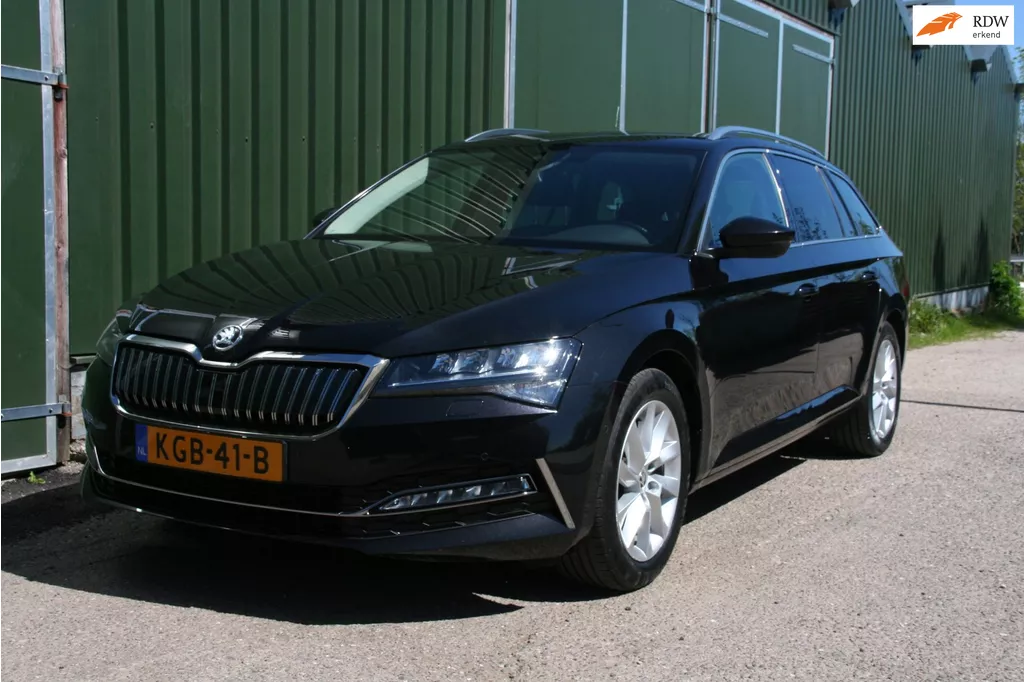 Skoda Superb Combi 1.4 TSI iV Business Edition Plus, CLIMA, NAVIGATIE, CAMERA, VIRTUEEL DASHBOARD, STOELVERWARMD