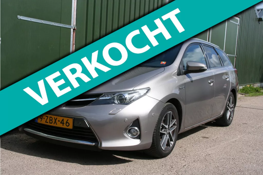Toyota Auris Touring Sports 1.8 Hybrid Lease+ , AIRCO, NAVIGATIE, PANORAMADAK, CAMERA, STOELVERWARMING