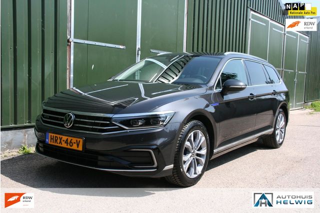 Volkswagen Passat Variant 1.4 TSI PHEV GTE Business, LEER, NAVIGATIE, CAMERA Volkswagen Passat Variant 1.4 TSI PHEV GTE Business, LEER, NAVIGATIE, CAMERA